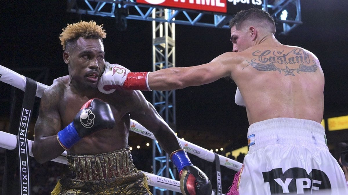 Brian Casta&ntilde;o es reconocido a nivel mundial por expertos del boxeo pese a su derrota con Jermell Charlo.