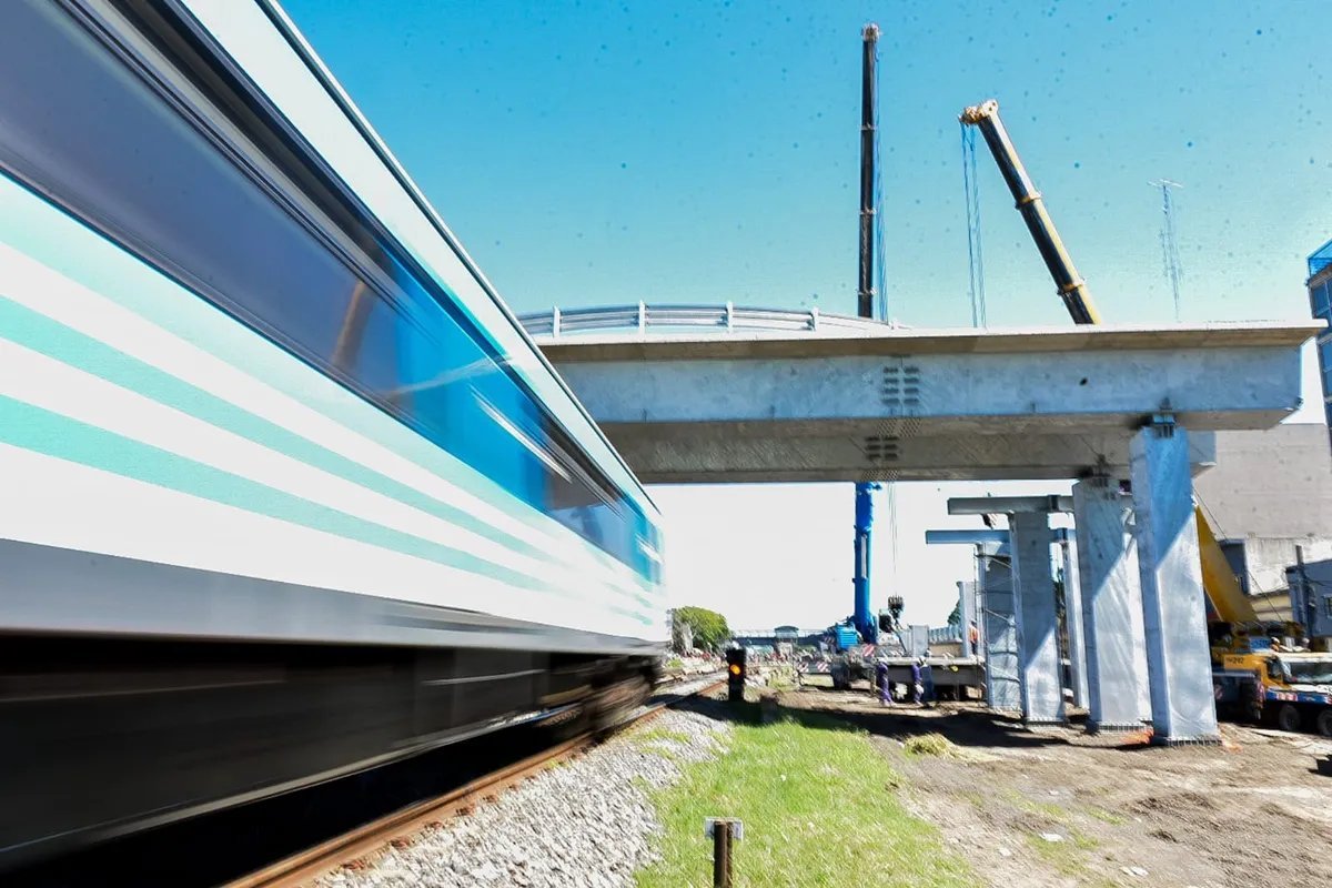 Llega la inauguraci&oacute;n del puente modular en Moreno sobre la traza de las v&iacute;as del Tren Sarmiento.