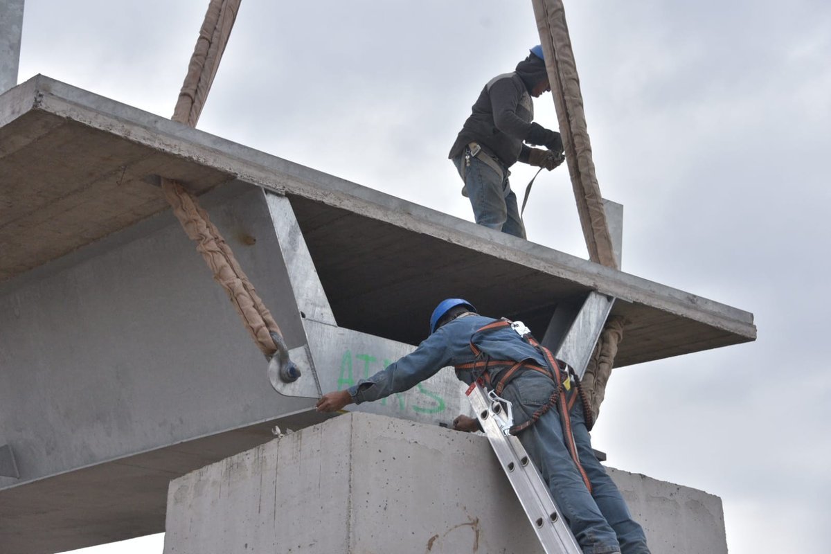 En estas semanas se est&aacute;n colocando las estructuras del futuro puente modular