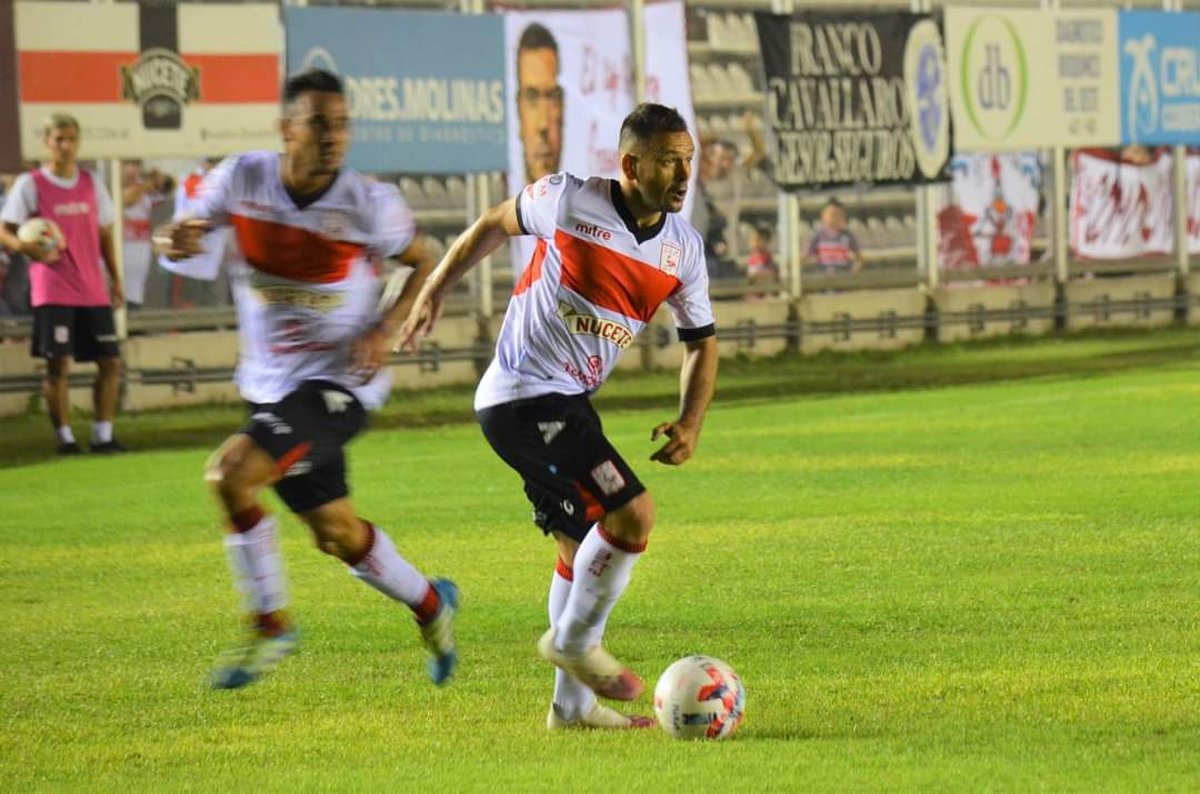 Dami&aacute;n Akerman contin&uacute;a en Deportivo Mor&oacute;n. Walter Coyette no.