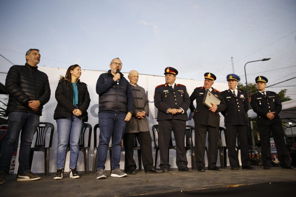 Acto por el d&iacute;a de los bomberos voluntarios en Tres de Febrero.