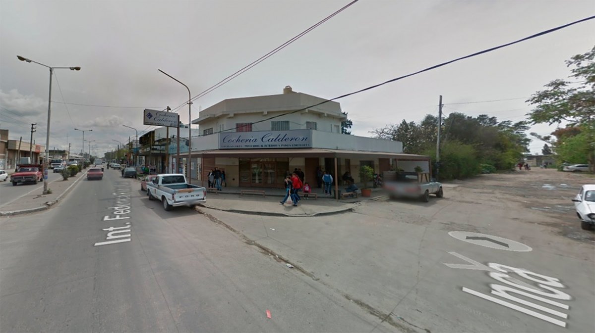 El sindicado l&iacute;der de la barra brava del club Deportivo Laferrere fue herido de al menos cuatro balazos.