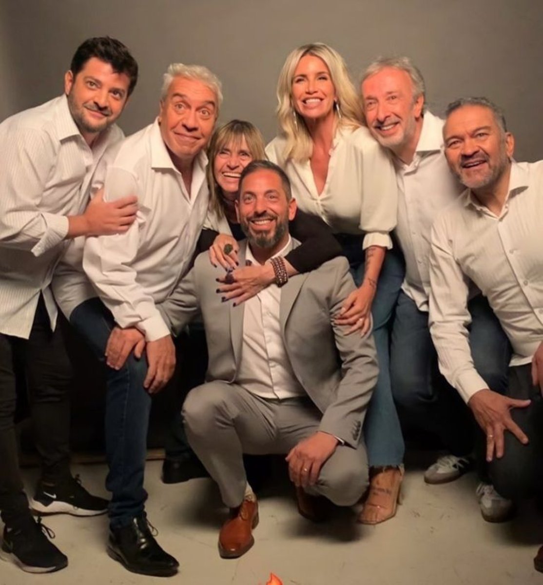 El elenco de teatro de la nueva obra que produce Ariel Diwan.