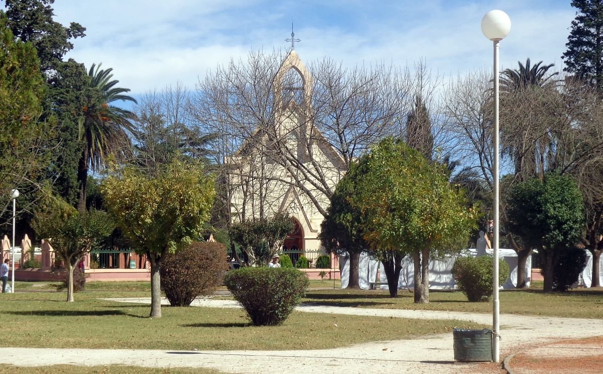 Uribelarrea, Provincia de Buenos Aires, pueblo elegido por el turismo de Zona Oeste.