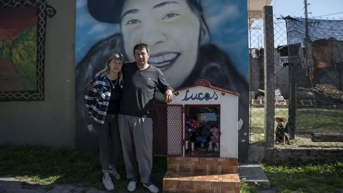 Los padres del joven Lucas Ver&oacute;n.