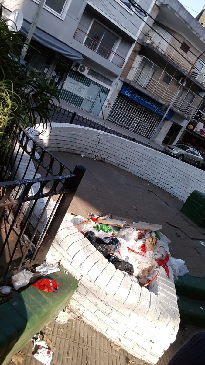 Fotograf&iacute;a que comparti&oacute; una vecina de Ramos Mej&iacute;a en redes sociales de la Plazoleta Belgrano.