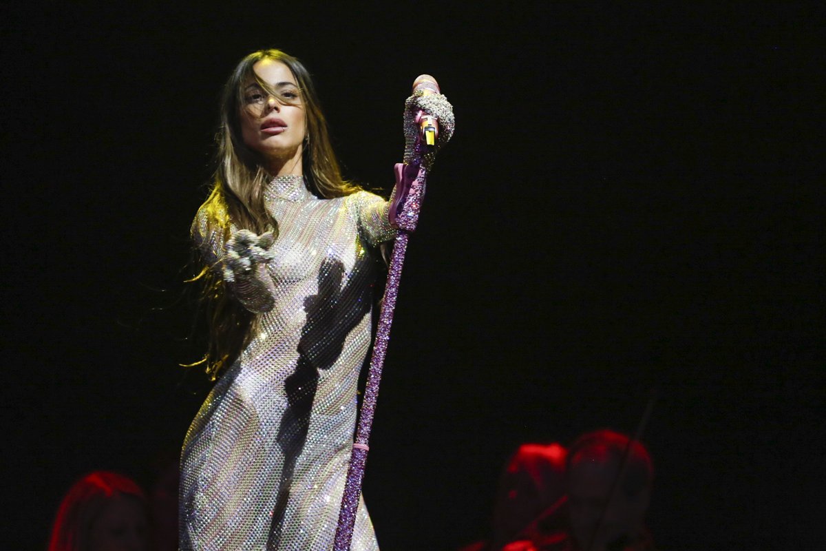 La artista Tini Stoessel cant&oacute; en los Premios Gardel 2022.