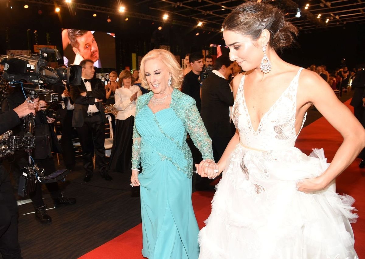 Mirtha Legrand y Juana Viale sentar&aacute; a televidentes en sus mesas.