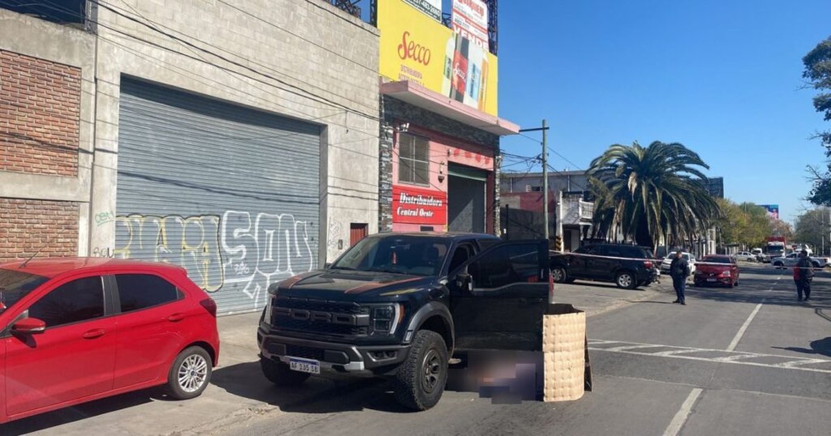 Frente de la distribuidora 