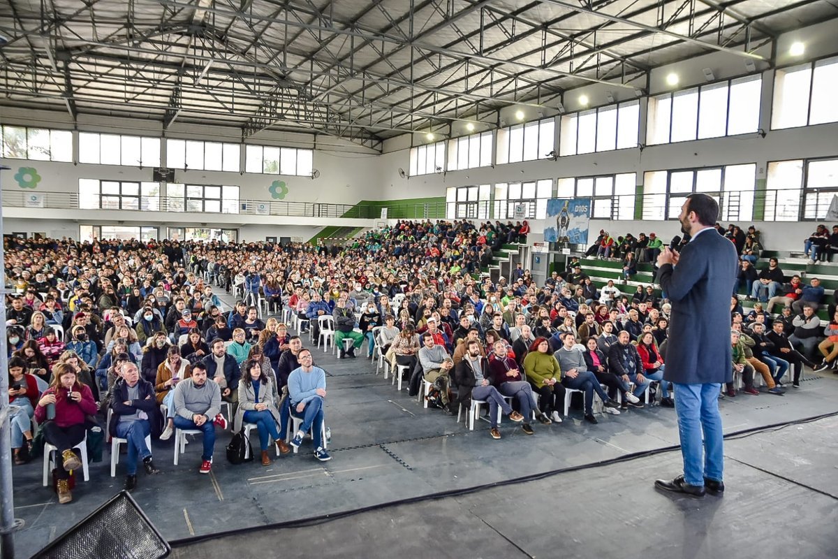 El intendente de Hurlingham, Dami&aacute;n Selci, durante un acto.