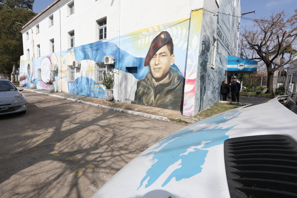 El mural en conmemoraci&oacute;n por los 40 A&ntilde;os de la Guerra de Malvinas y Diego Maradona.