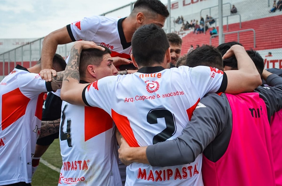 Deportivo Mor&oacute;n venci&oacute; a Mitre de Santiago del Estero.