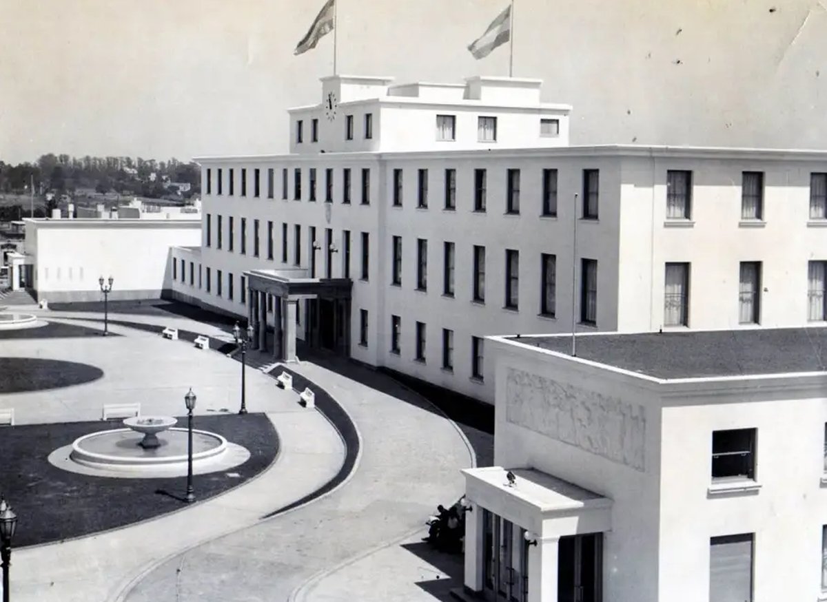 Palacio Municipal de Mor&oacute;n. Fotos: Instituto y Archivo Hist&oacute;rico de Mor&oacute;n.