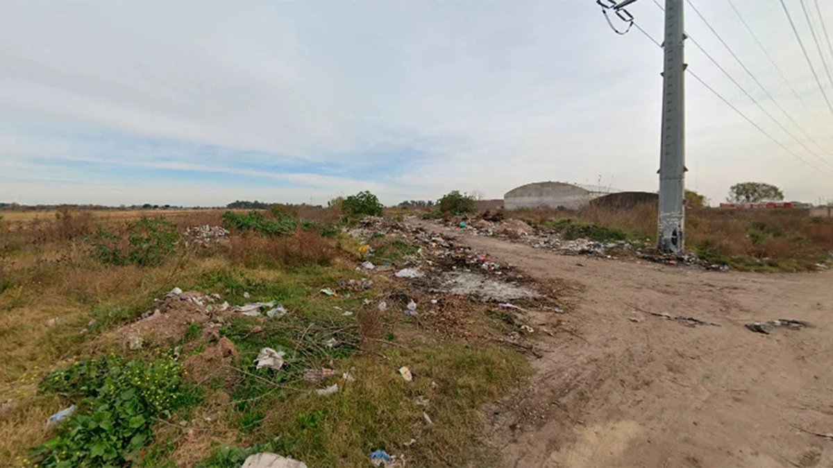 Encontraron un cad&aacute;ver quemado en un terreno de Merlo.