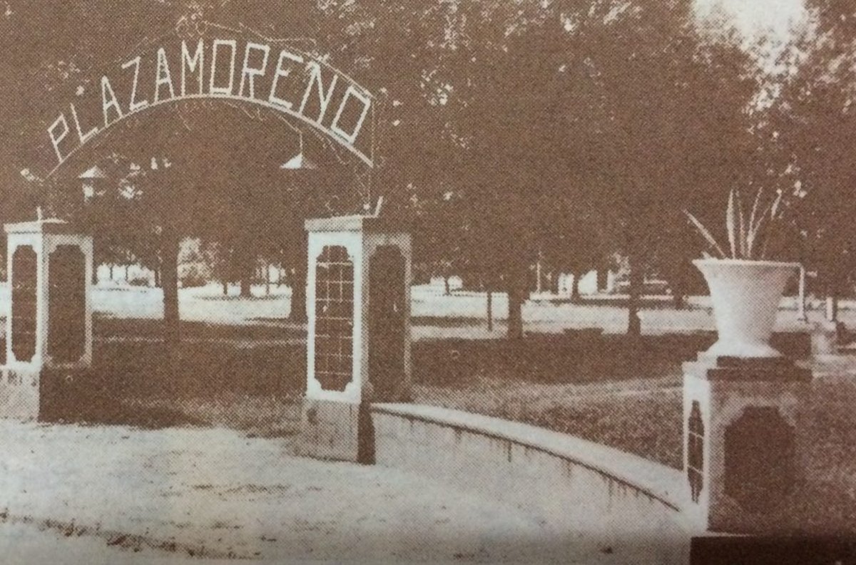 La antigua entrada a la Plaza de Moreno.
