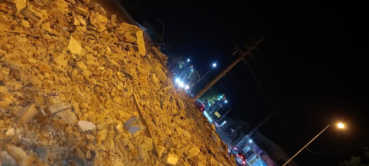 Lo que qued&oacute; del edificio hist&oacute;rico del Barrio Esperanza en Virrey del Pino.