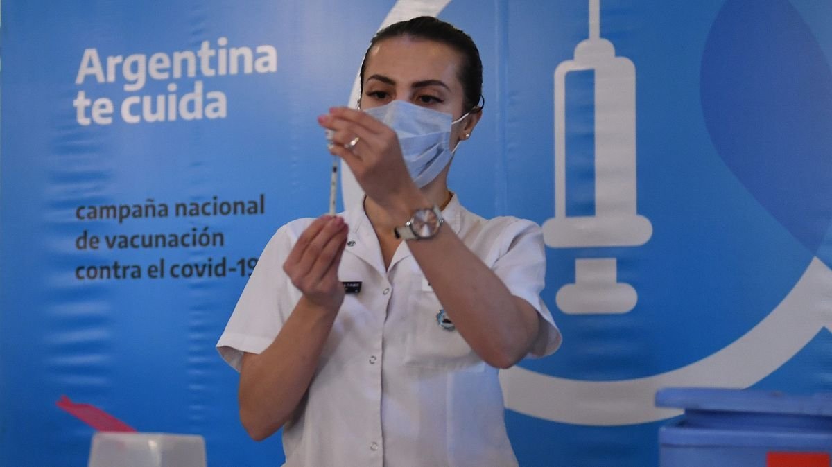 Aumento de casos de COVID-19 en Argentina.