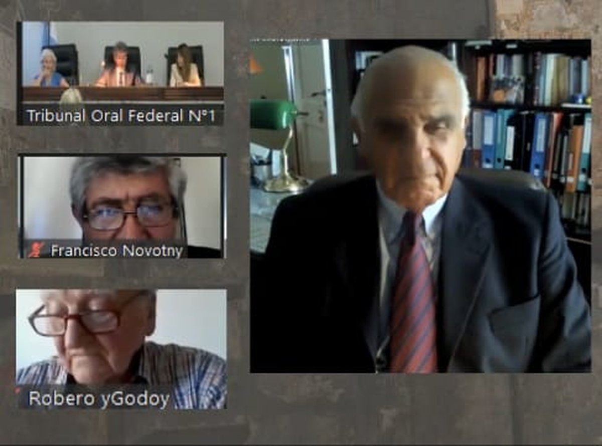 Los tres exmilitares y los tres jueces.