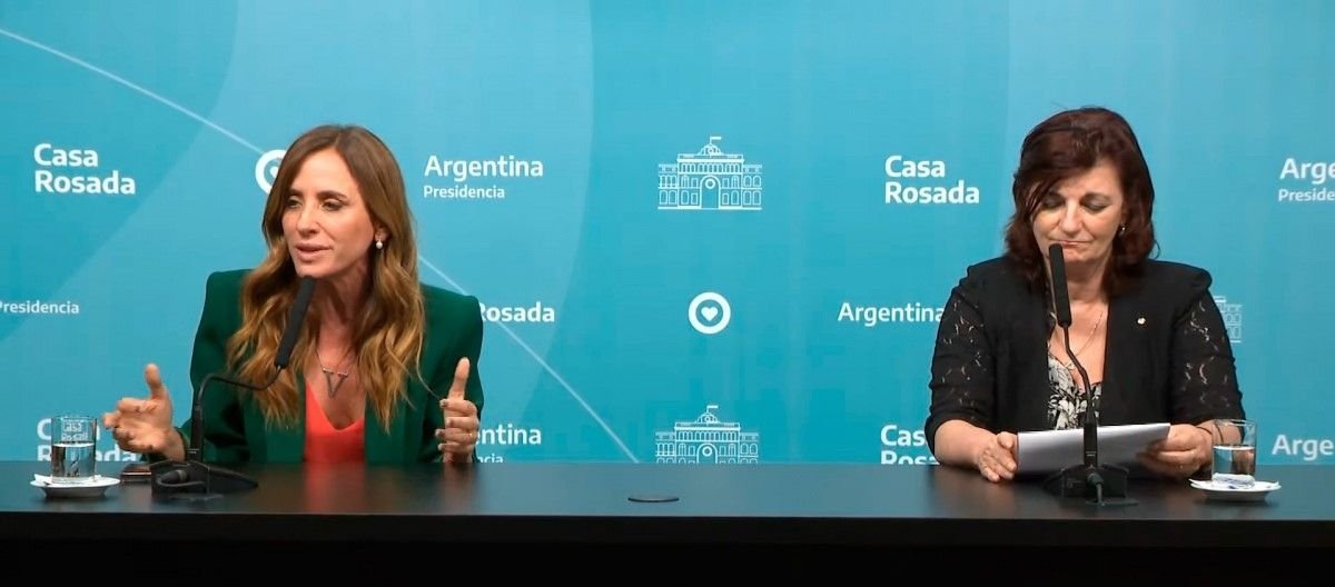 La Ministra de Desarrollo Social, Victoria Tolosa Paz y la Ministra de Empleo y Seguridad Social, Raquel 