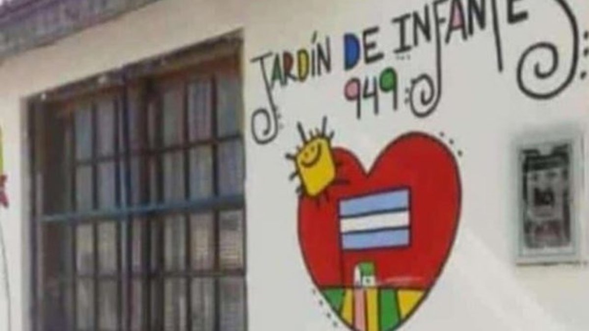Jard&iacute;n de Infantes 949 de Isidro Casanova.