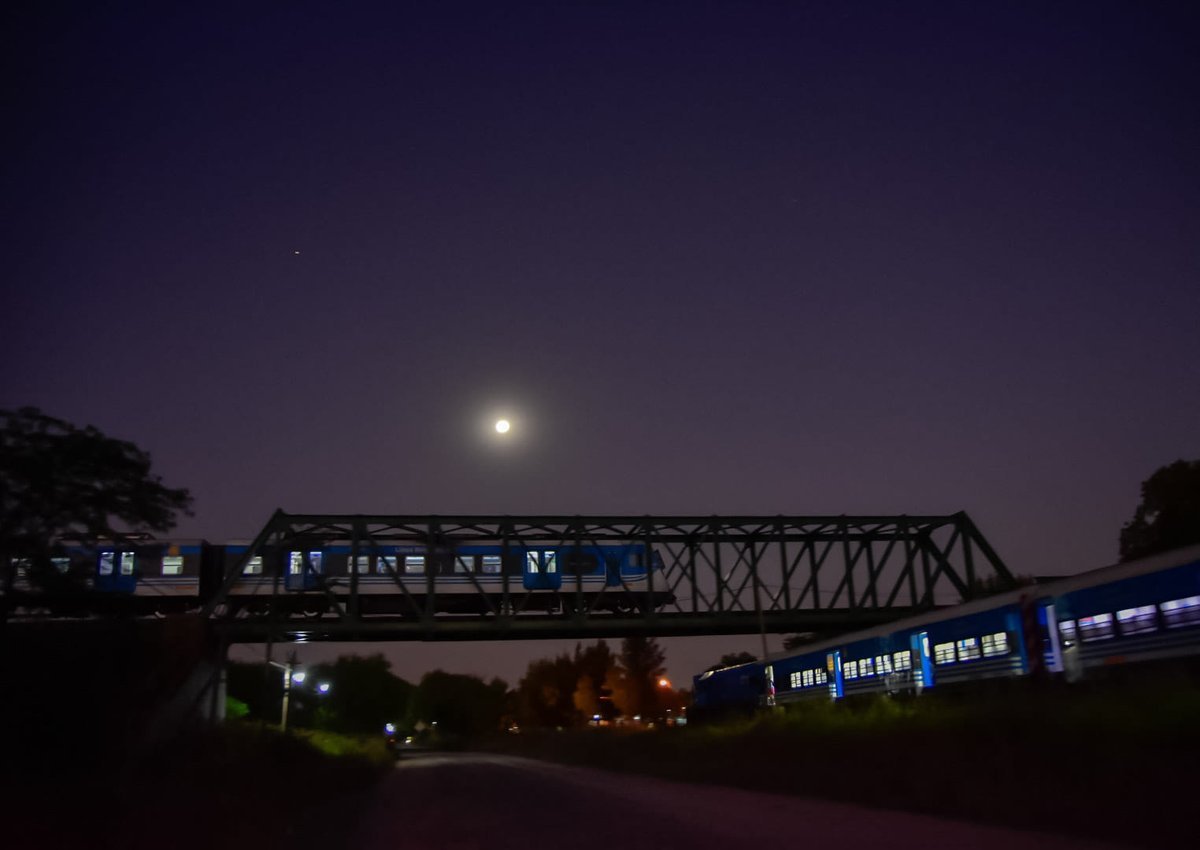 Cruce ferroviario de Marcos Paz.
