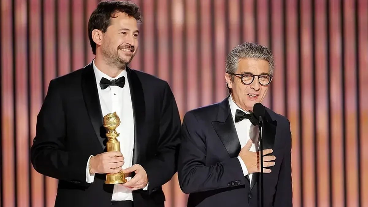 Santiago Mitre y Ricardo Dar&iacute;n en los Golden Globes.