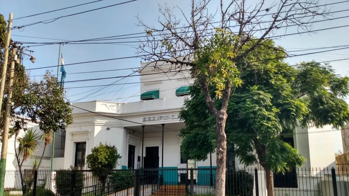 La antigua sede de la Escuela de Educaci&oacute;n Secundaria (EES) n&uacute;mero 17 de Merlo.