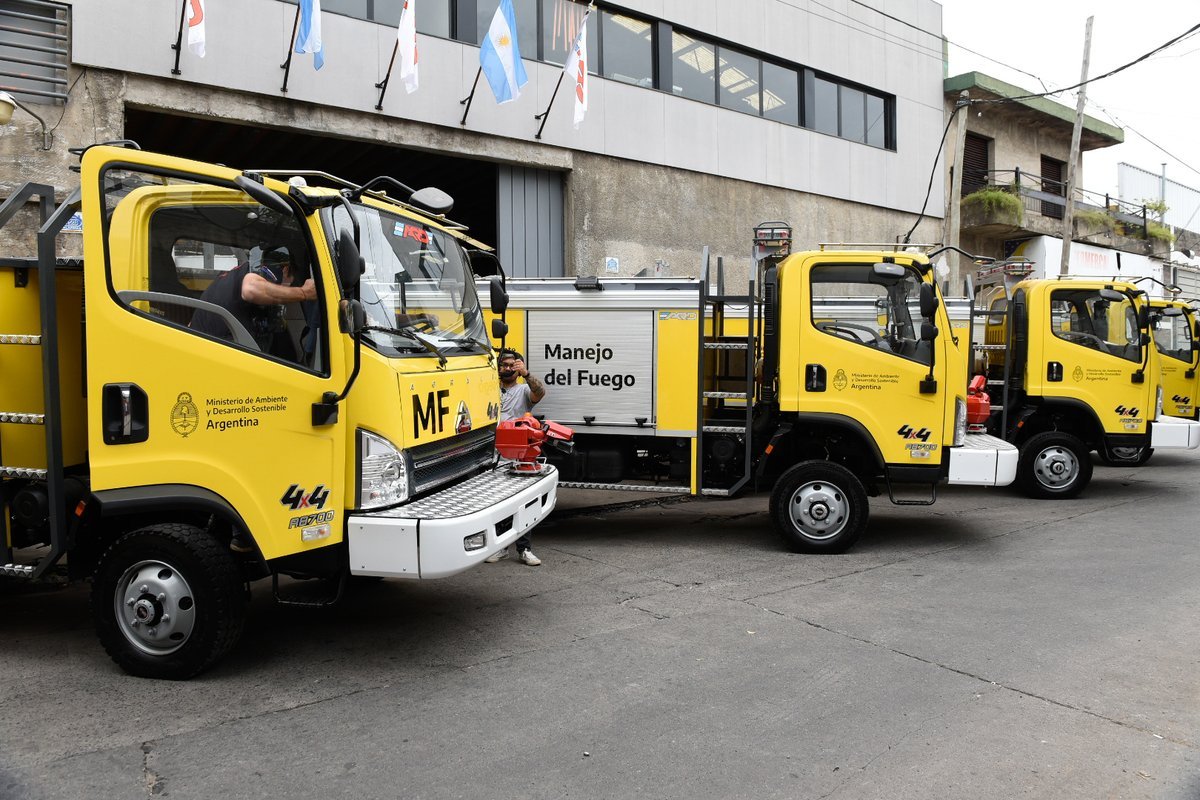 Cuatro de las autobombas fabricadas en Lomas del Mirador.