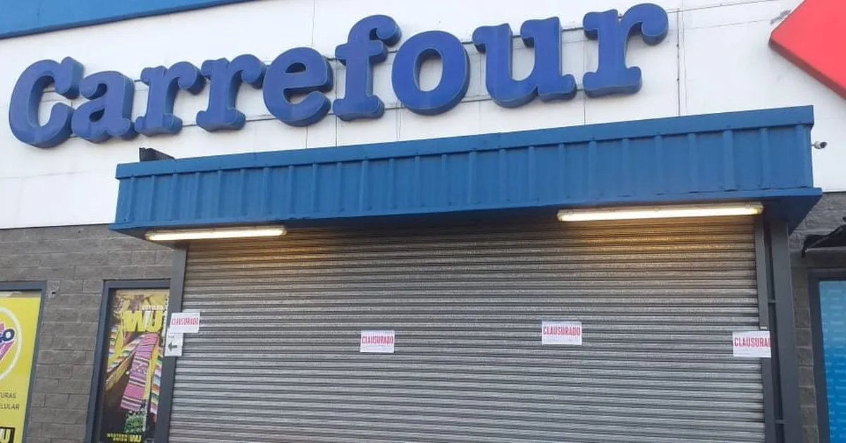 Una de las dos anteriores clausuras del Municipio de Ituzaing&oacute; al Carrefour de Ratti.