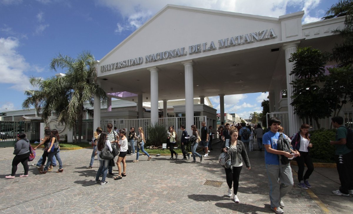 UNLaM: cursos de la Escuela de Capacitaci&oacute;n y Negocios.