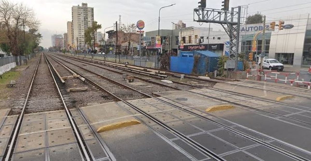 La barrera del Tren Sarmiento donde se film&oacute; el tiktok.