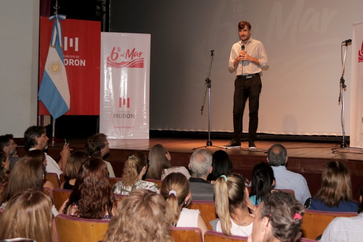 Lucas Ghi, intendente de Mor&oacute;n, present&oacute; una nueva edici&oacute;n del programa 