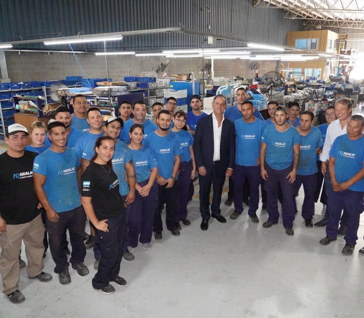 Daniel Scioli, recorri&oacute; las instalaciones de la empresa de grifer&iacute;a 