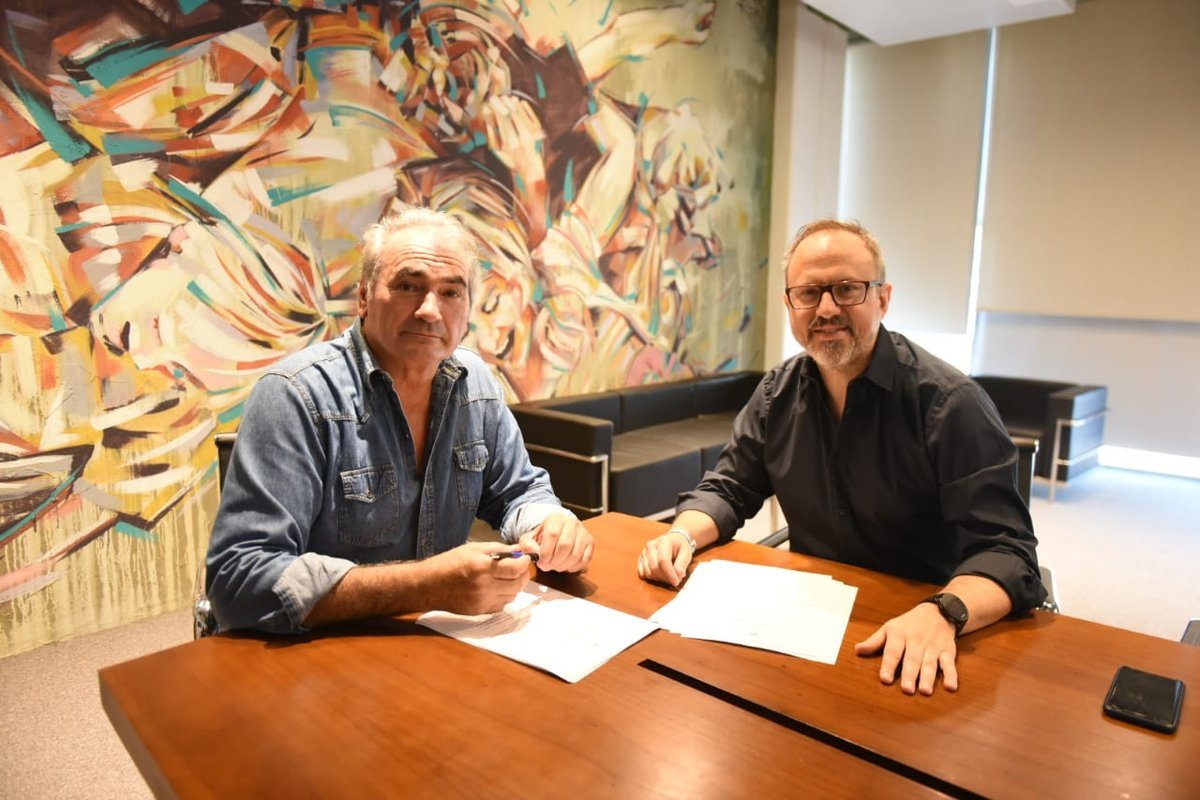 Diego Valenzuela y Ariel Collia acordaron un nuevo aumento salarial en Tres de Febrero.