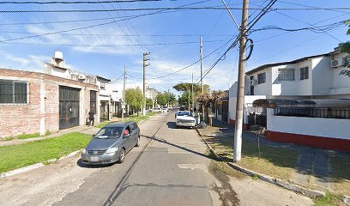 La esquina de El Palomar donde fue arrojada la chica.