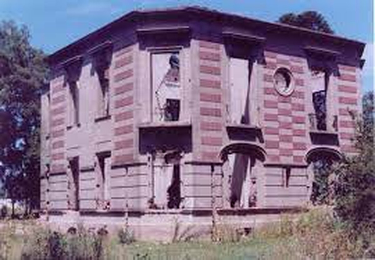 La antigua Mansi&oacute;n Ser&eacute; de Castelar Sur.