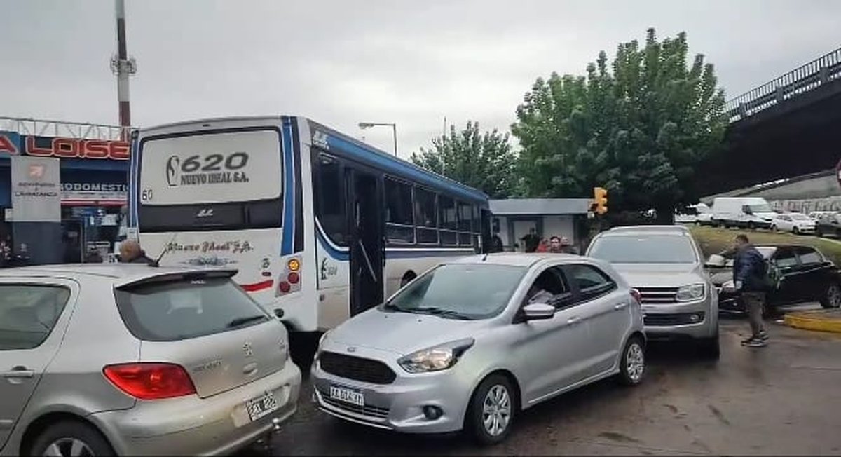 Corte en el acceso de la Avenida Alberdi a la General Paz, a la altura de Lomas del Mirador.
