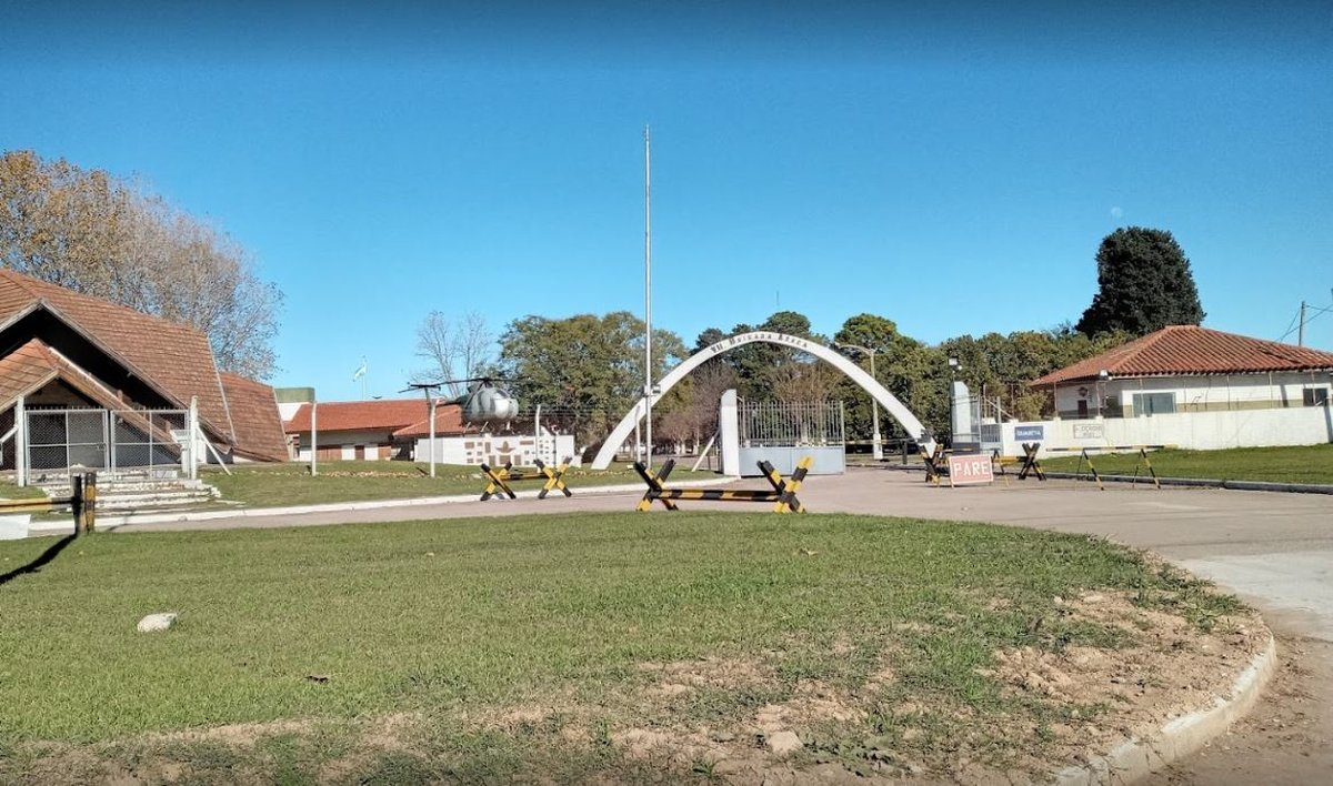 Entrada a la Base A&eacute;rea de Moreno.