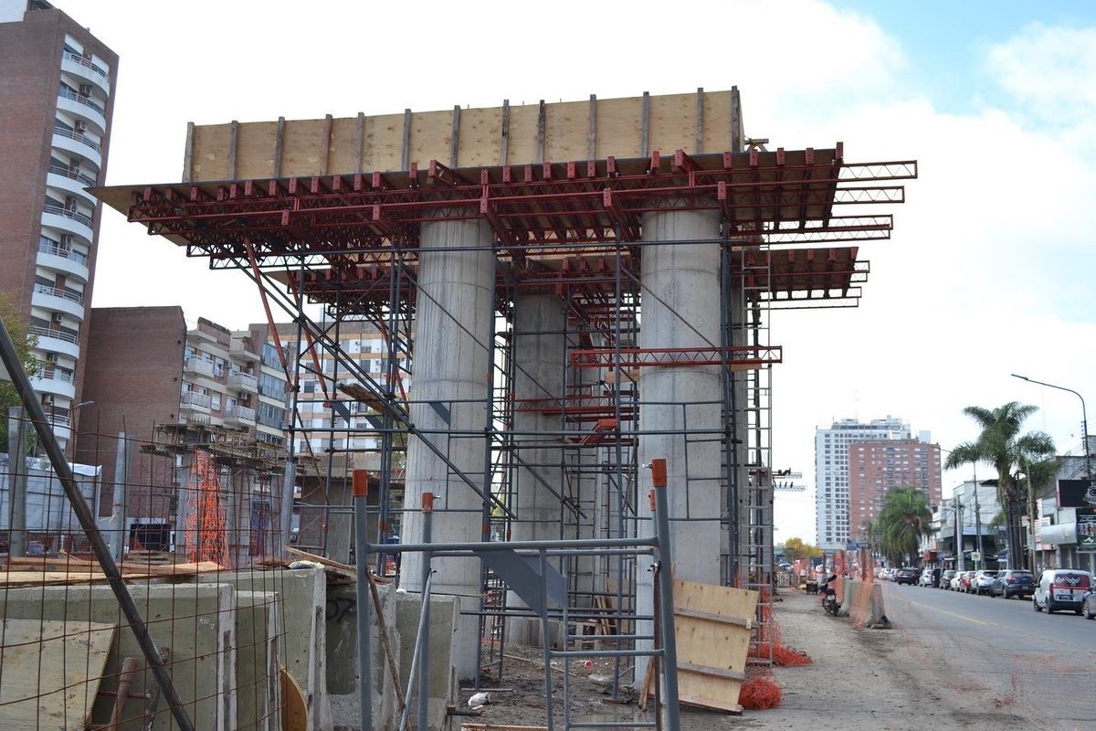 Uno de los pr&oacute;ximos nuevos puentes del Tren Sarmiento en Ramos Mej&iacute;a.