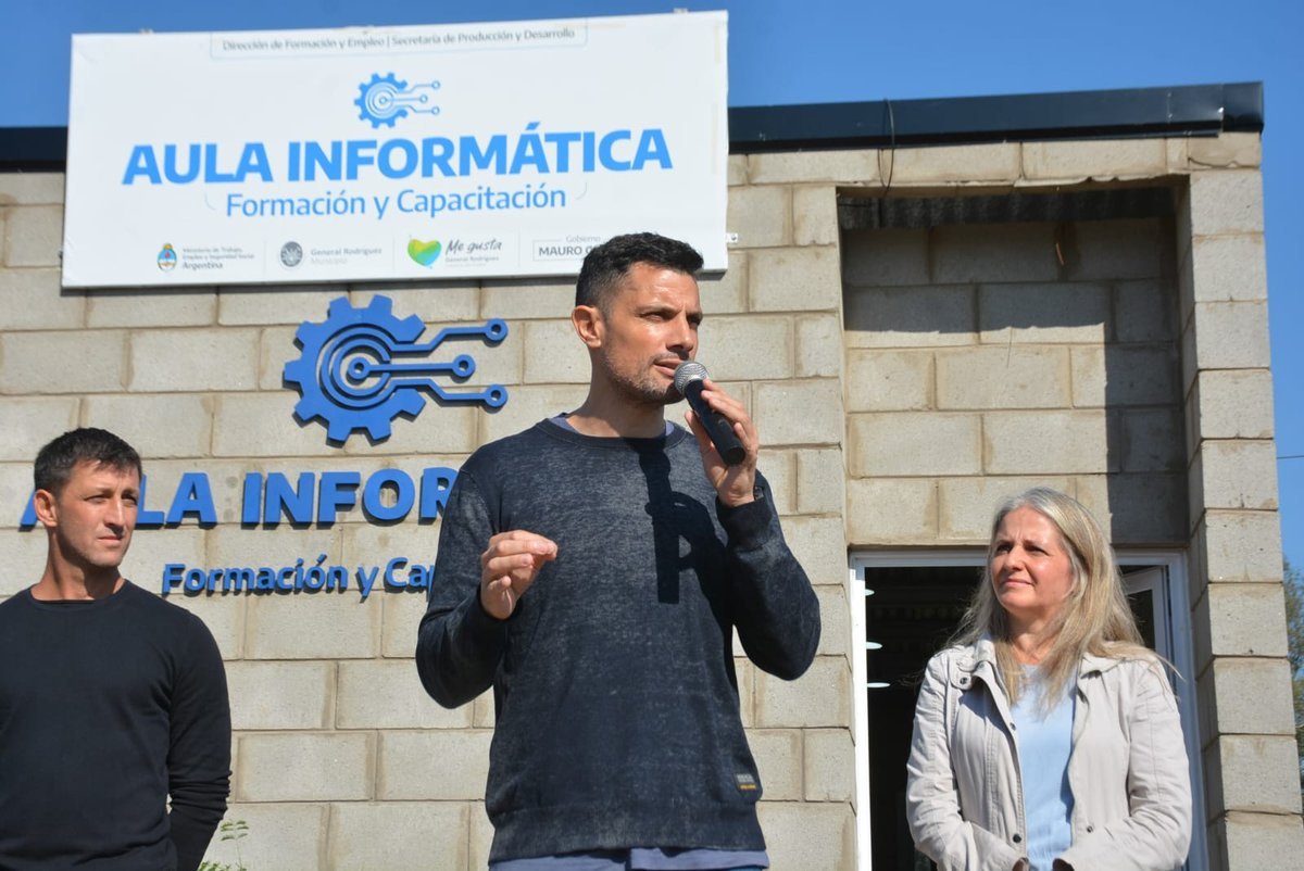 General Rodr&iacute;guez inaugur&oacute; el aula inform&aacute;tica.