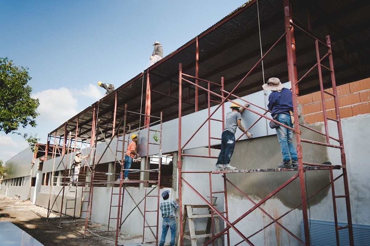 Construcci&oacute;n del futuro hospital del PAMI en Hurlingham.