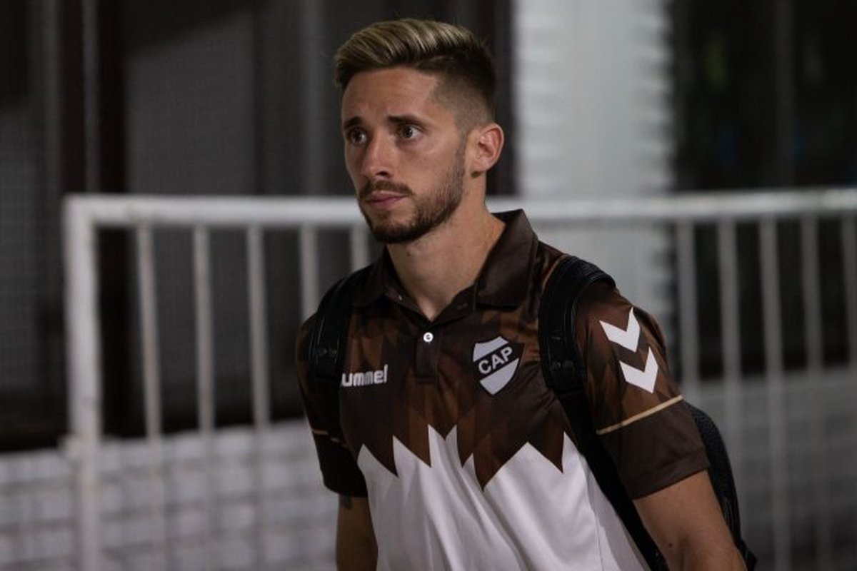 Nicol&aacute;s Morgantini, el jugador agredido a la salida del Estadio Ciudad de Caseros.