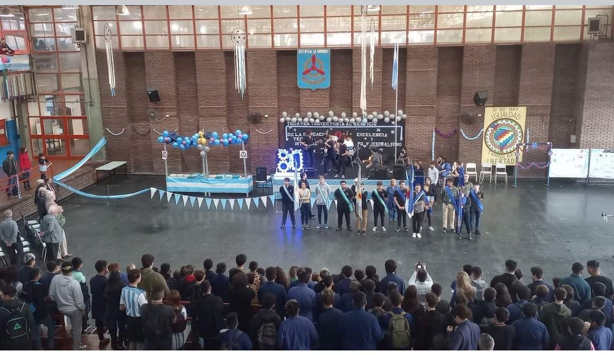 El cumplea&ntilde;os de la escuela t&eacute;cnica de Villa Luzuriaga.