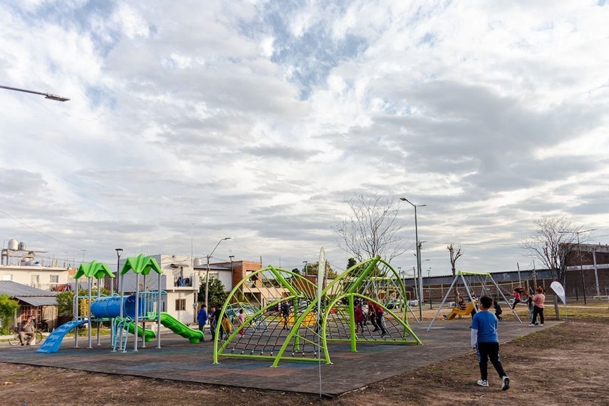 Hurlingham tiene una nueva plaza y avanzan m&aacute;s obras.