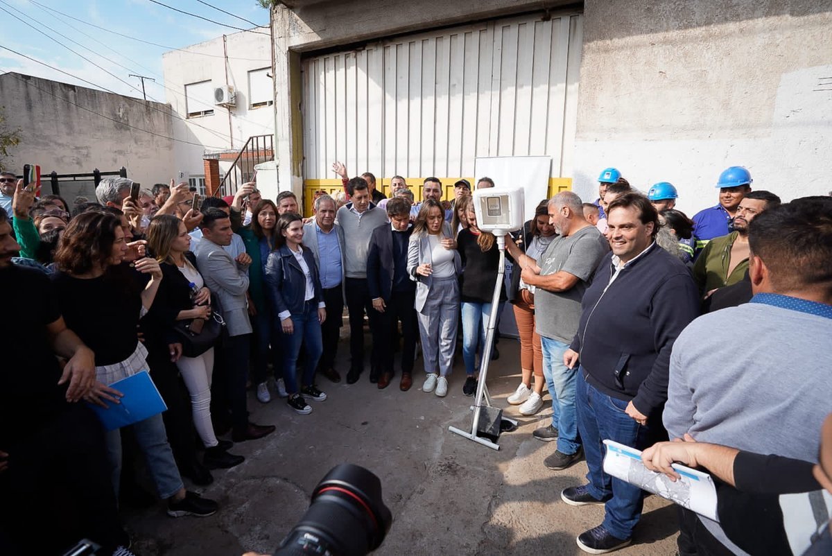 Inauguraci&oacute;n de cloacas en Tres de Febrero.