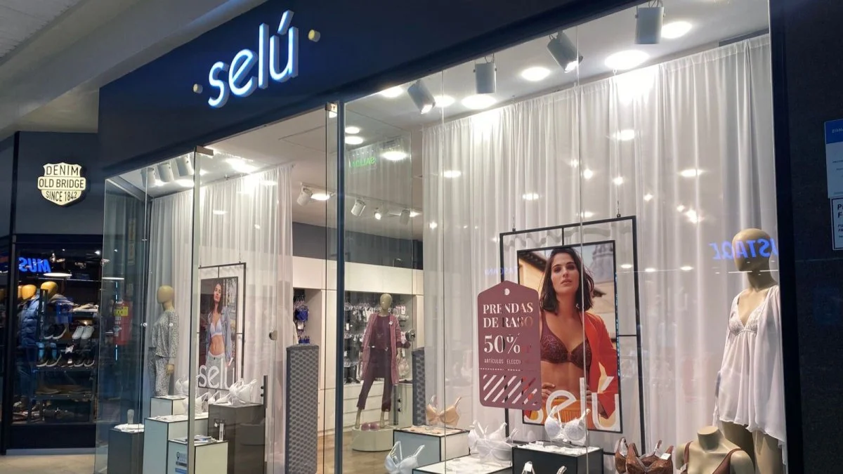 Morón: el nuevo local de Selú en Plaza Oeste shopping | Viví el Oeste ...