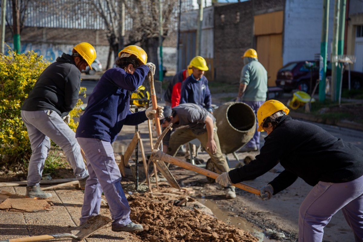 M&aacute;s cloacas en Tres de Febrero.
