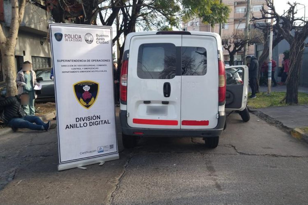 La camioneta robada en Lomas del Mirador.