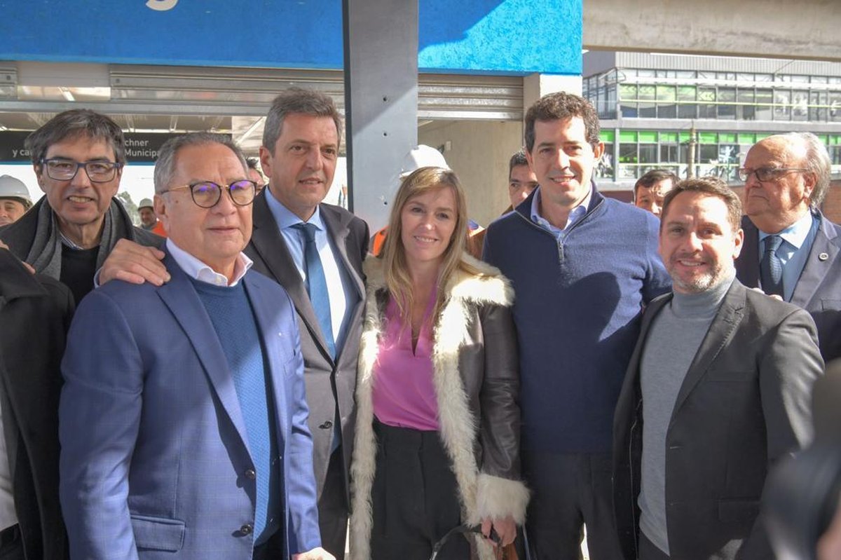 Sergio Massa visit&oacute; una pyme en Ituzaing&oacute; y recorri&oacute; las obras de la estaci&oacute;n de tren.