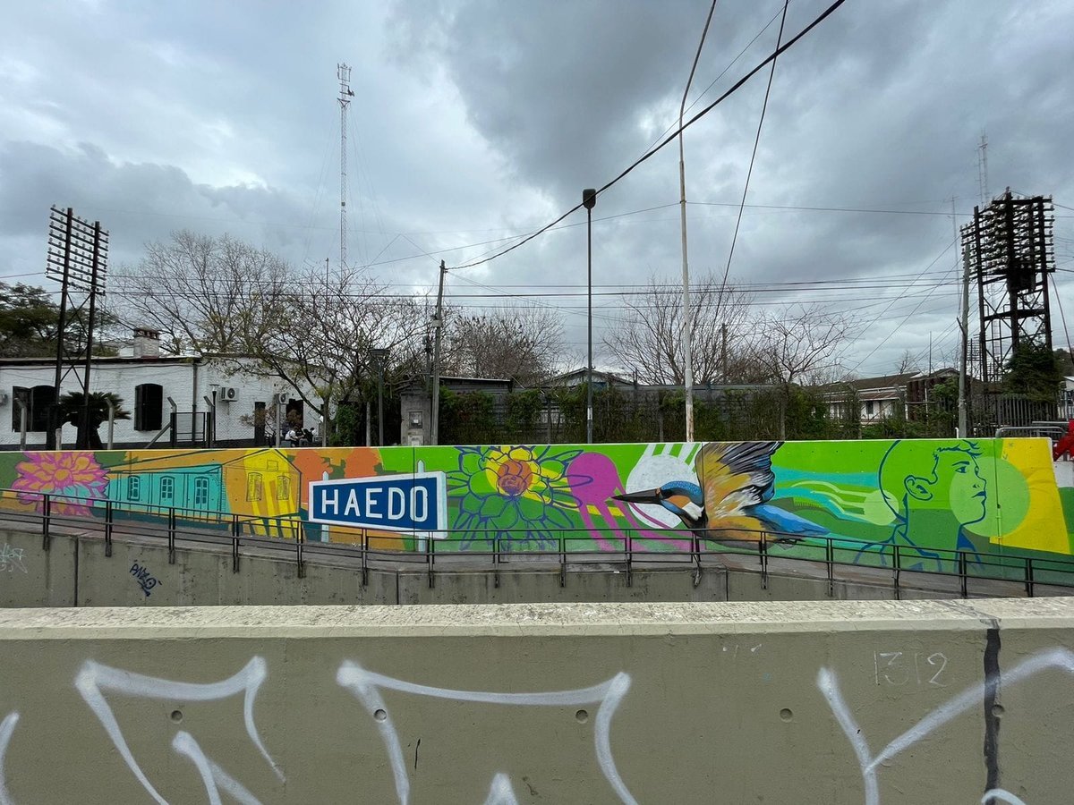 El t&uacute;nel bajo nivel de Haedo fue embellecido por artistas locales. 